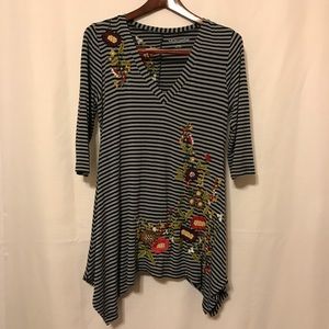SOFT SURROUNDINGS Tunic Embroidered Stripes XS EUC